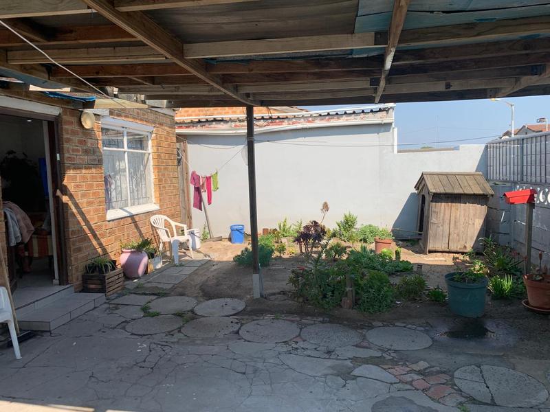 3 Bedroom Property for Sale in Lentegeur Western Cape